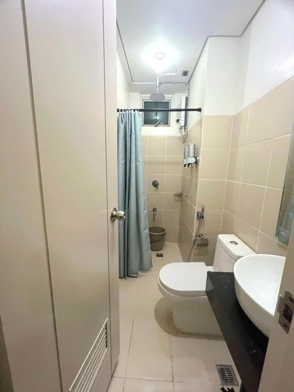 Bed and Breakfast Pioneer Woodlands Mandaluyong Esterno foto