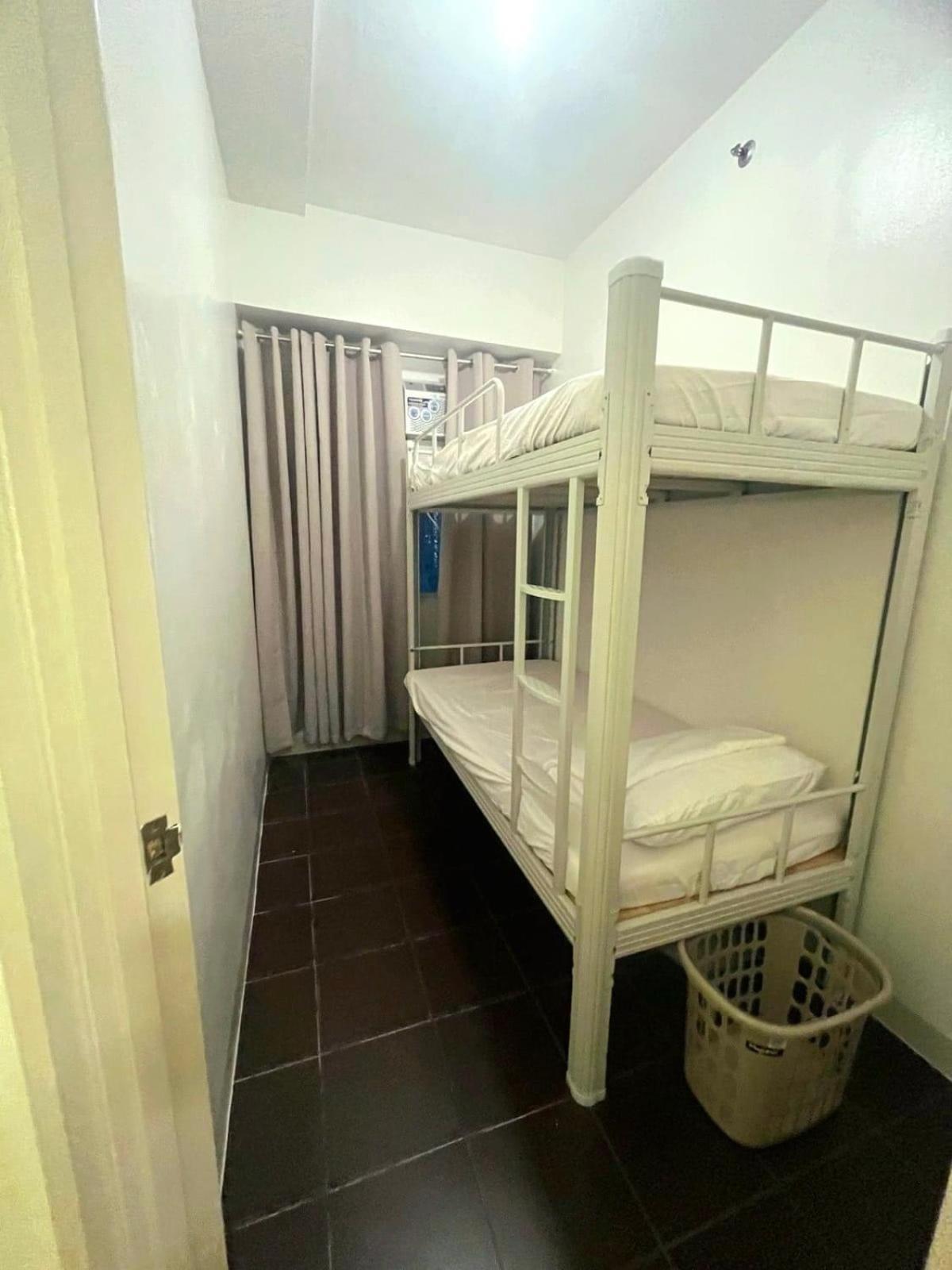 Bed and Breakfast Pioneer Woodlands Mandaluyong Esterno foto