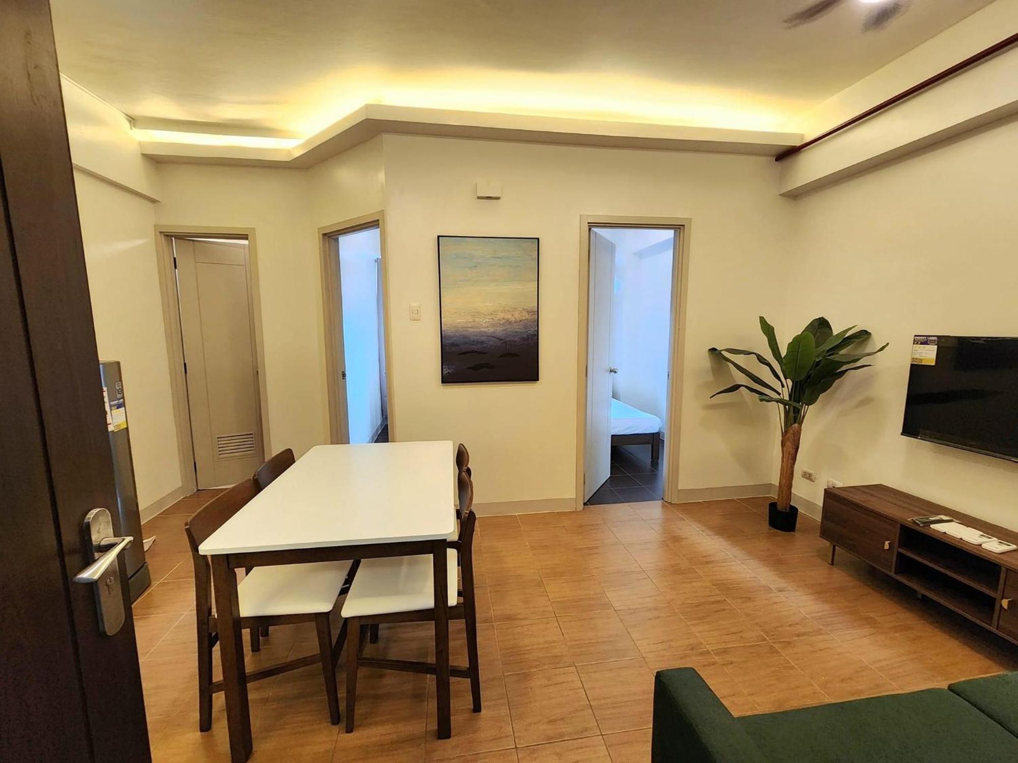 Bed and Breakfast Pioneer Woodlands Mandaluyong Esterno foto